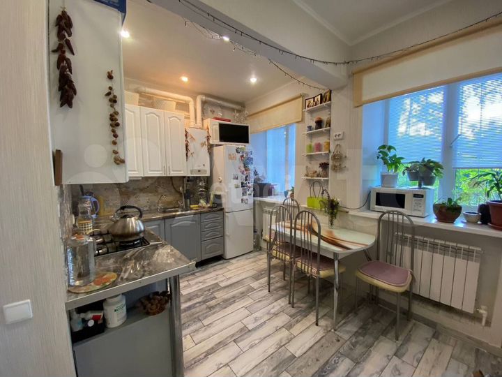 2-к. квартира, 43 м², 1/2 эт.