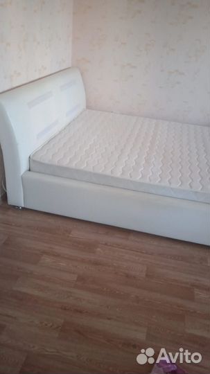 Кровать с матрасом бу