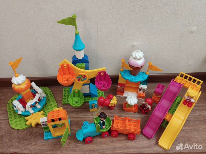 Lego duplo большой парк аттракционов семейный парк