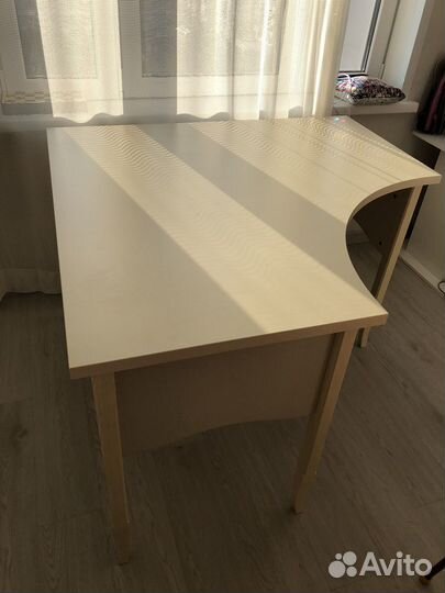 Угловой письменный стол