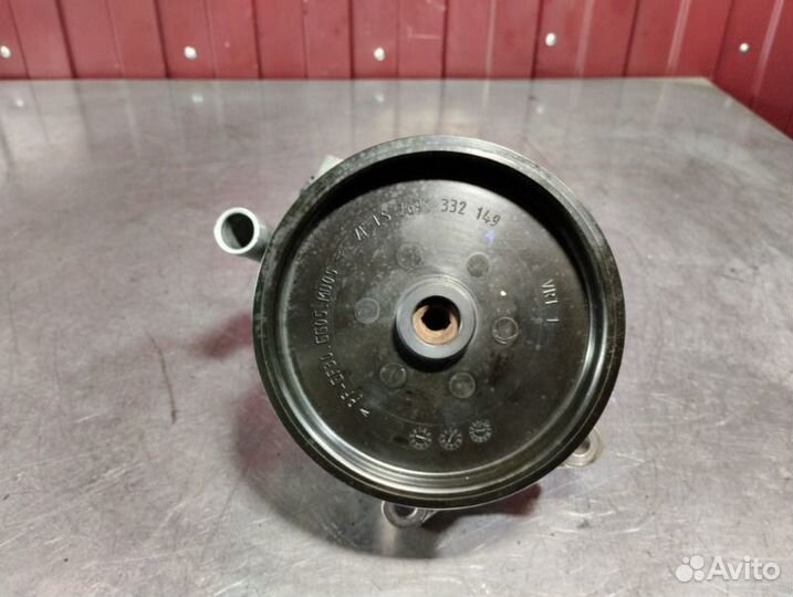 Насос гидроусилителя руля Mercedes C-Class W204