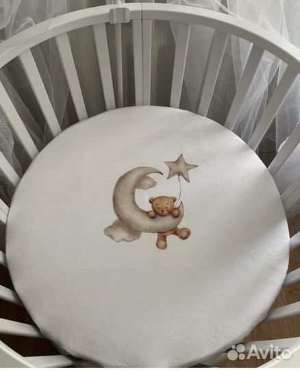 Наматрасник на круглую кроватку и простынки новое