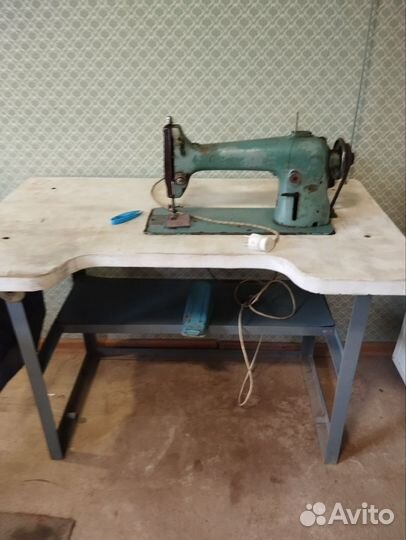 Швейная машинка 1022м