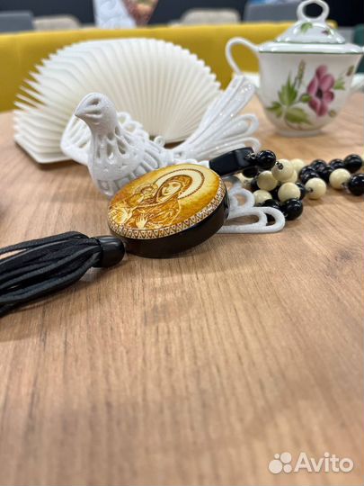 Четки в машину ручной работы из шара дева мария