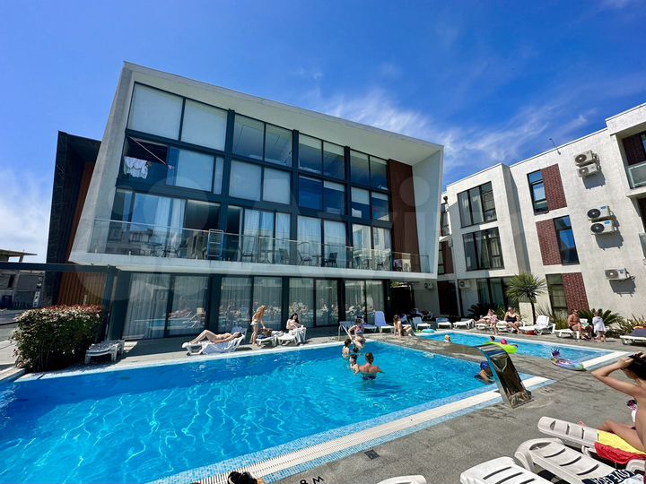 2-к. квартира, 42 м², 3/3 эт.