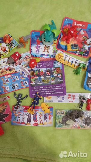 Игрушки из киндер-сюрприз и Sweet BOX