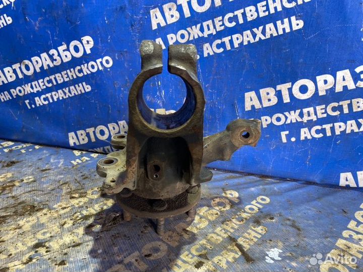 Передний левый поворотный кулак Ford Focus 3 седан