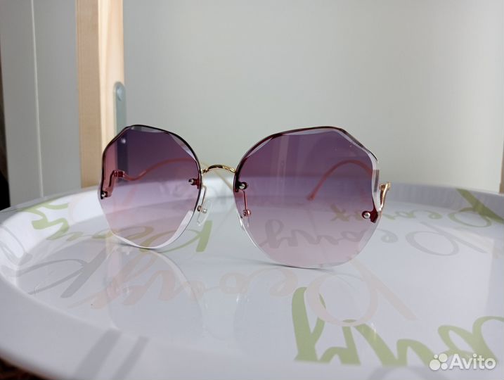 Очки солнцезащитные новые
