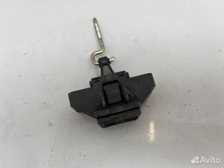 Замок багажника Renault Logan 2 K7MA812 2018