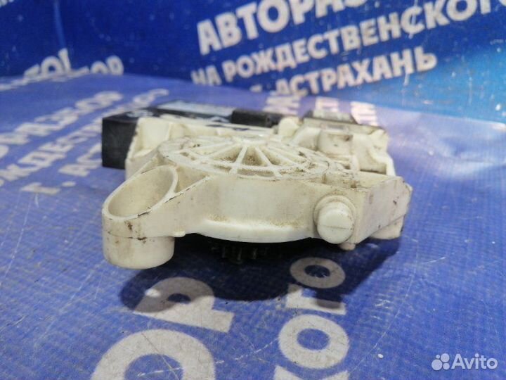 Моторчик стеклоподъемника Ford Focus 2 седан 2007