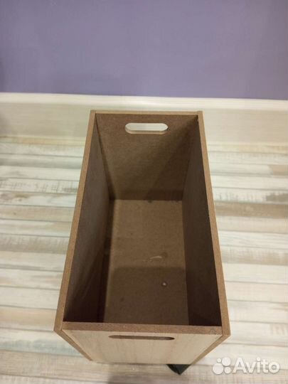 Ящик на колесиках