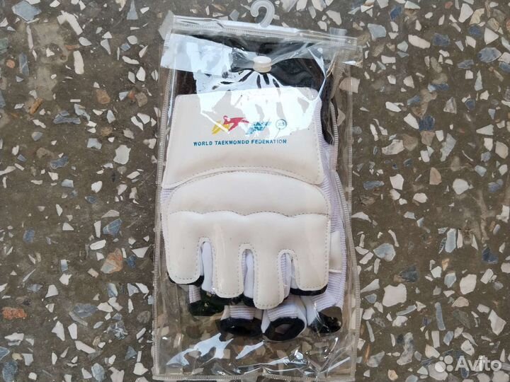 Боксерская груша, боксерские перчатки