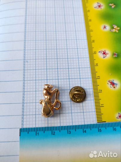 Винтажный пин ангел