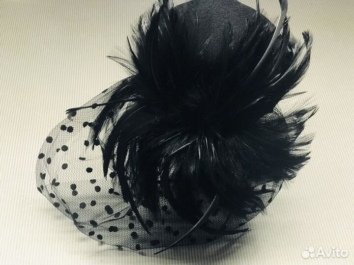 Шляпка и перчатки