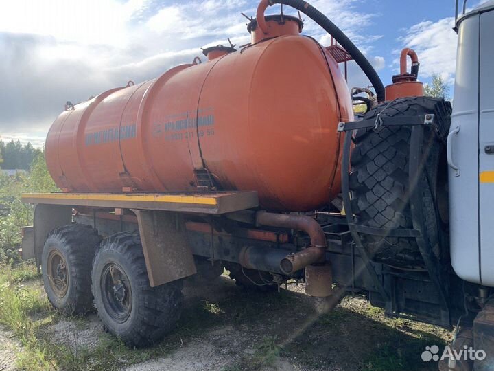 Урал 4320, акн-10, вакумник