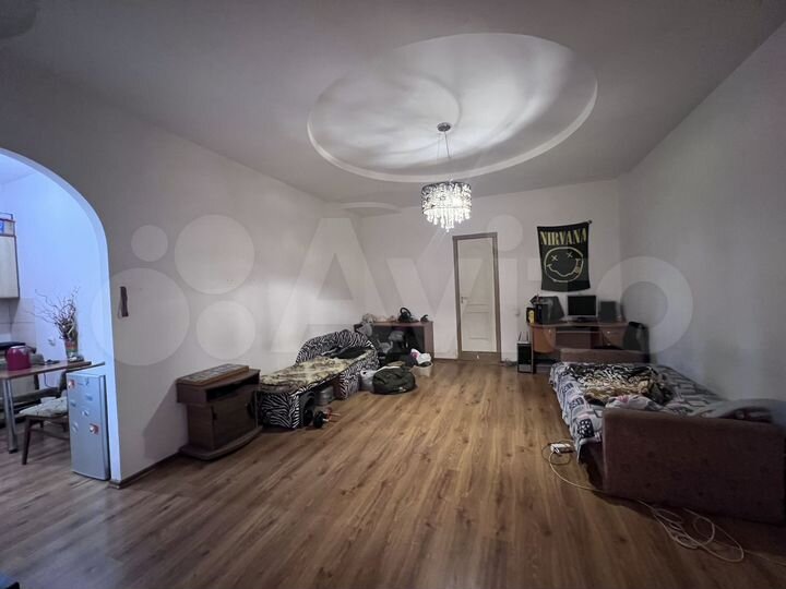 3-к. квартира, 73 м², 1/2 эт.