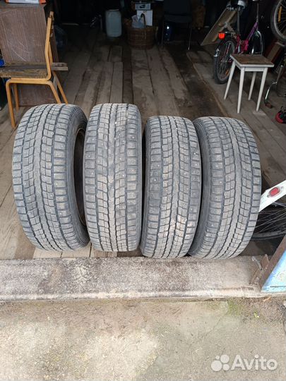 Dunlop SP Winter Ice 01 205/60 R16