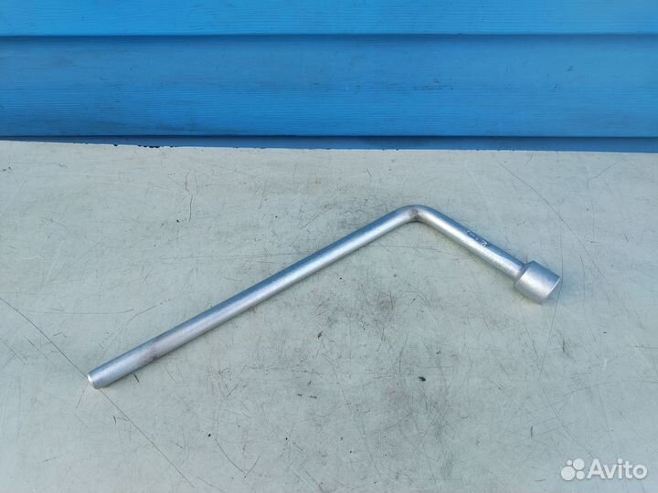 Ключ баллонный Г-образный 19мм