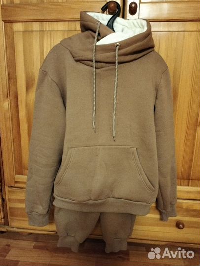 Спортивный костюм женский