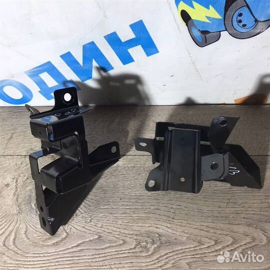 Крепление связки сиденья Land Rover Discovery III