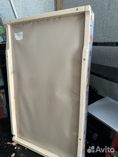 Пеленальная доска на кроватку