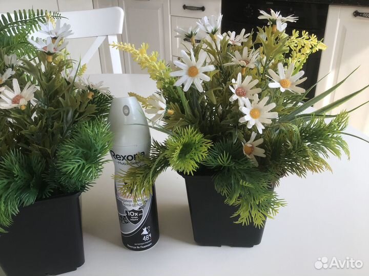 Искусственные цветы, зелень, трава