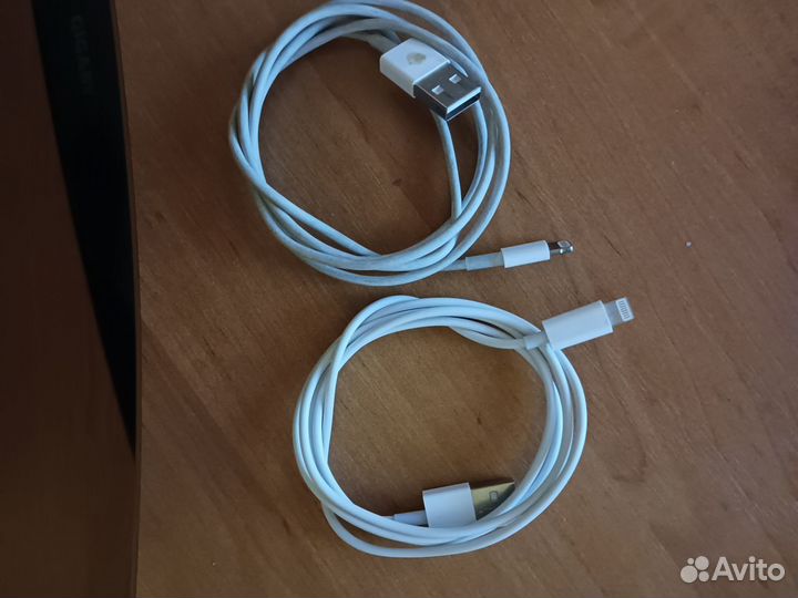 Зарядные шнуры для iPhone 4s и iPhone 5s
