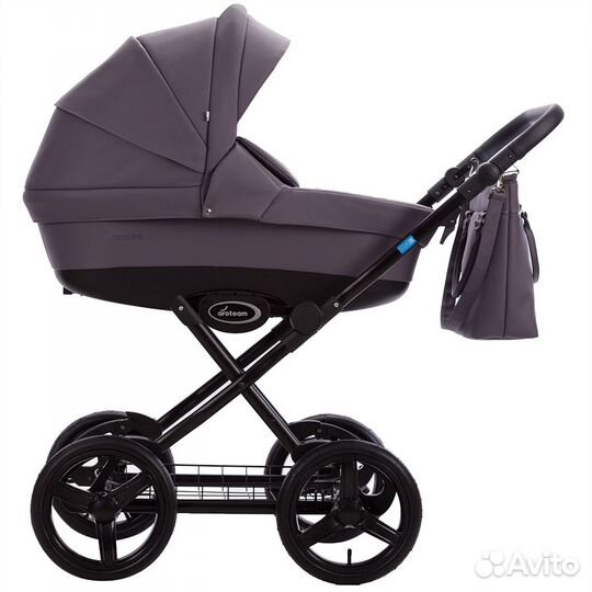 Коляска детская классическая