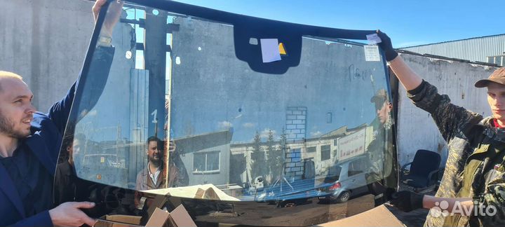 Лобовое стекло