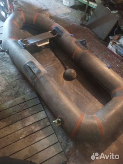 Лодка надувная резиновая весельная