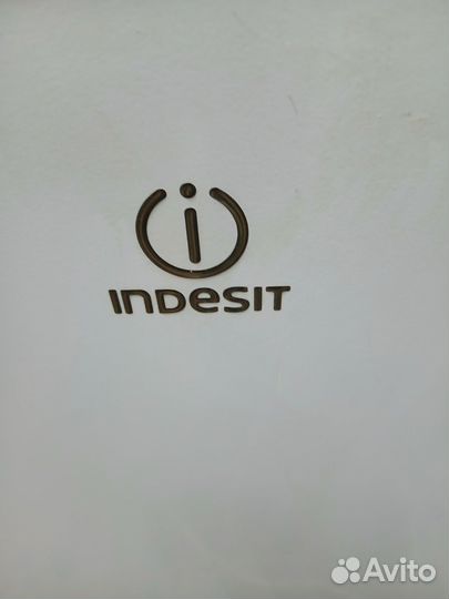 Холодильник indesit