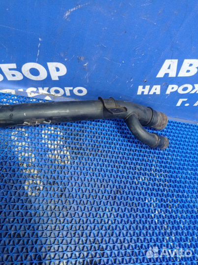 Патрубок системы охлаждения Renault Megane 1 седан