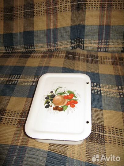 Эмалированные емкости с крышками, новые, СССР