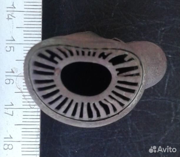 Корпус старинной зажигалки