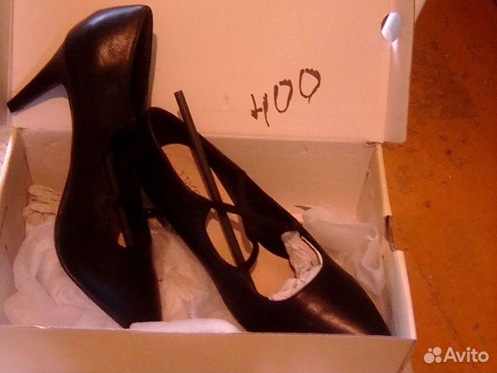 Босоножки новые