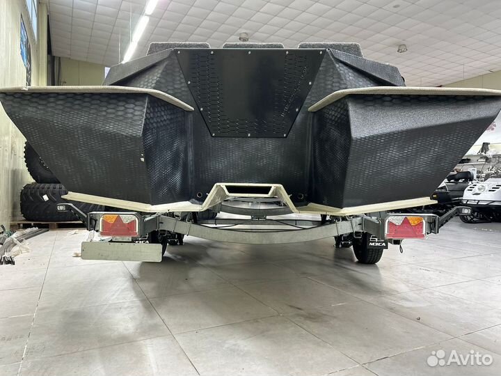 Лодка discovery JET PRO 600