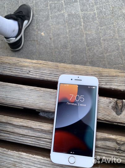 Телефон iPhone 7 Rose Gold