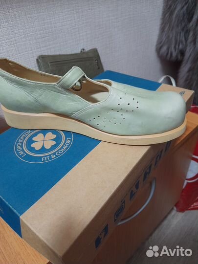 Туфли и сандали женские