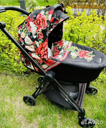 Коляска Cybex Mios Spring Blossom Dark 3 в 1