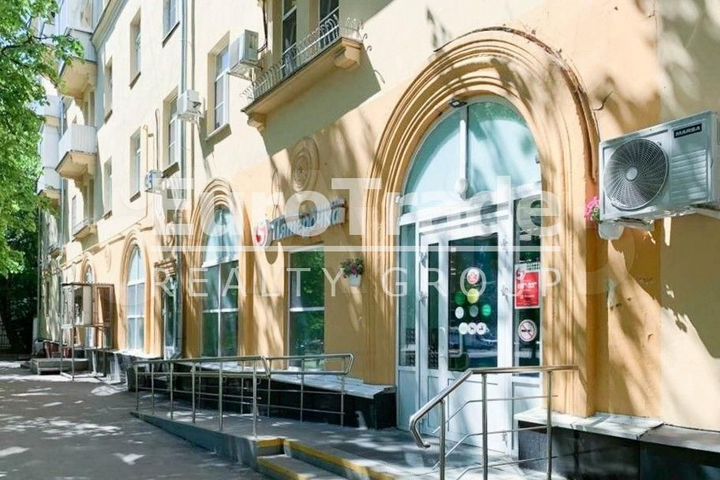 Продам торговое помещение, 368 м²