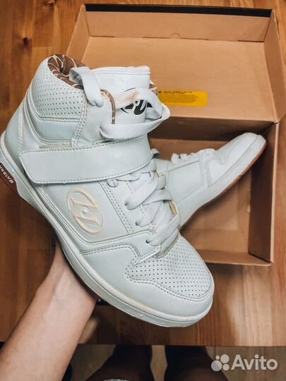 Роликовые кроссовки Heelys. 7US/6UK/39EUR/25см
