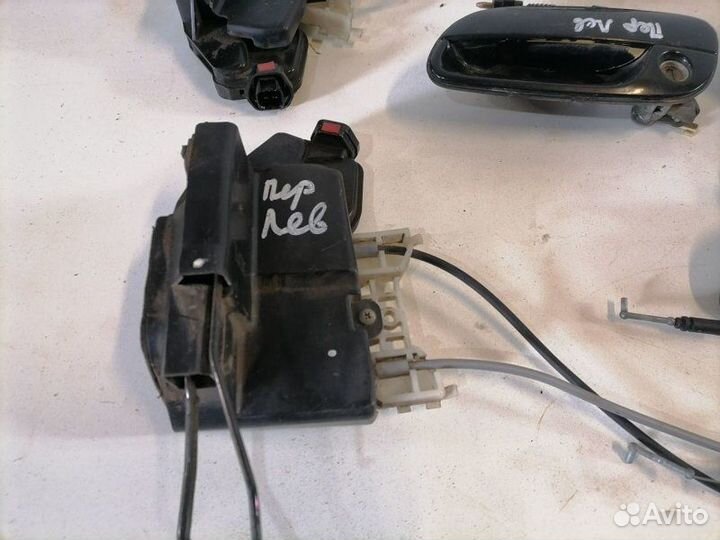 Замок двери, ручки Hyundai Avante 2000-2003