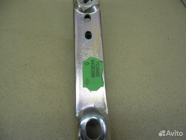 Механизм регулировки ремня безопасности Sandero 20