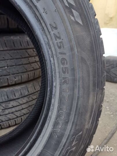 Kumho Crugen Premium KL33 225/65 R17 102V