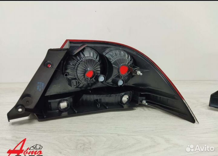 Фонарь задний mitsubishi lancer 2003-10