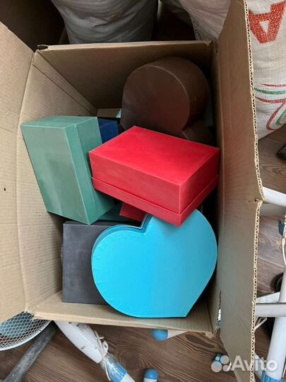 Подарочные коробки в ассортименте