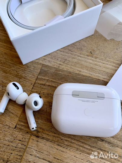Airpods Pro с шумоподавлением