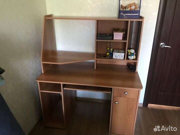 Компьютерный стол