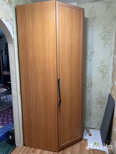 Угловой шкаф