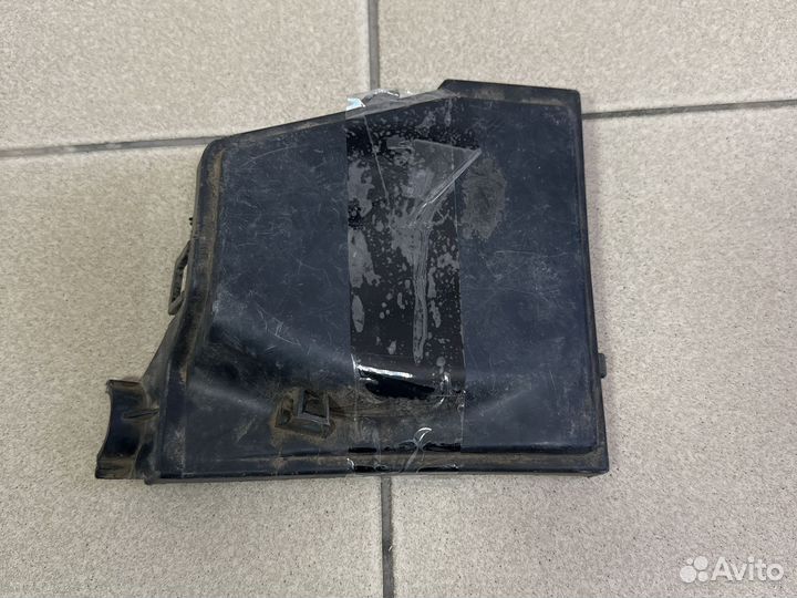 Крышка блока реле Рено Дастер Renault Duster